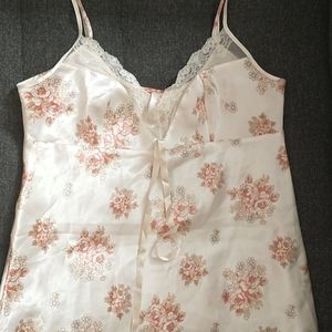 Vintage night dress - flowers 🏵️